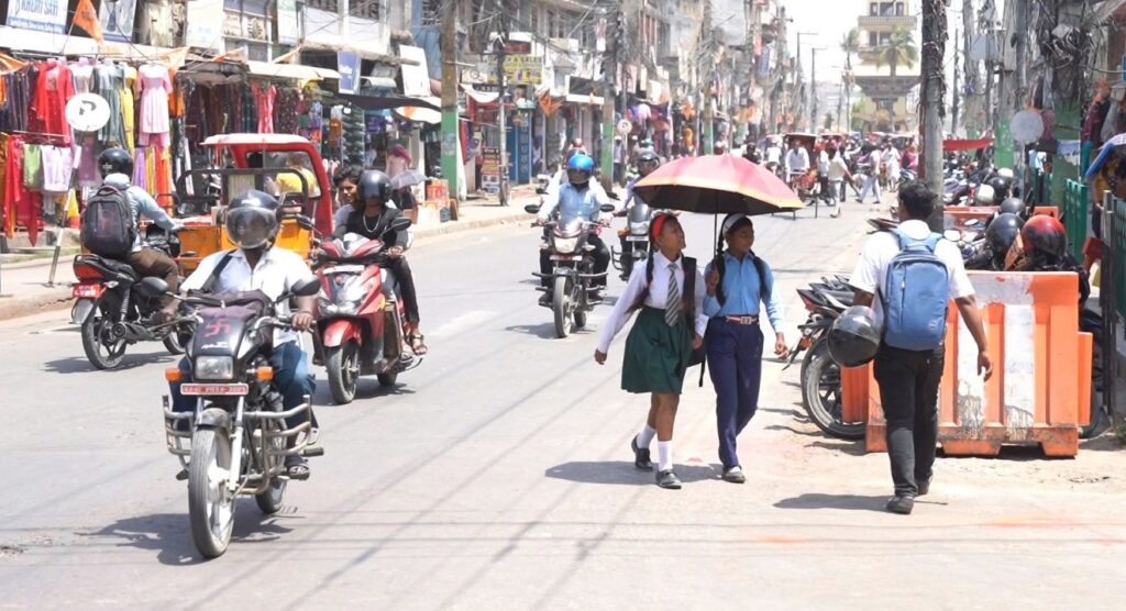 गर्मी बढेर विद्यार्थी बेहोस हुनथालेपछि विद्यालय बन्द