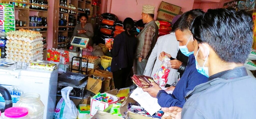 बजार अनुगमनमा लाखौंको सामान नष्ट