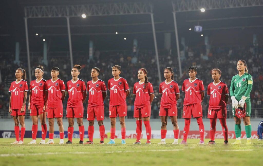 उपाधिका लागि नेपाल र बंगलादेश भिड्दै, हौसला प्रदान गर्न प्रधानमन्त्री रंगशाला जादै