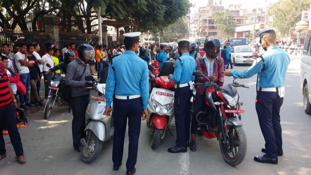 ट्राफिक प्रहरीले उठायो तीन महिनामा करिब तीन करोड राजस्व