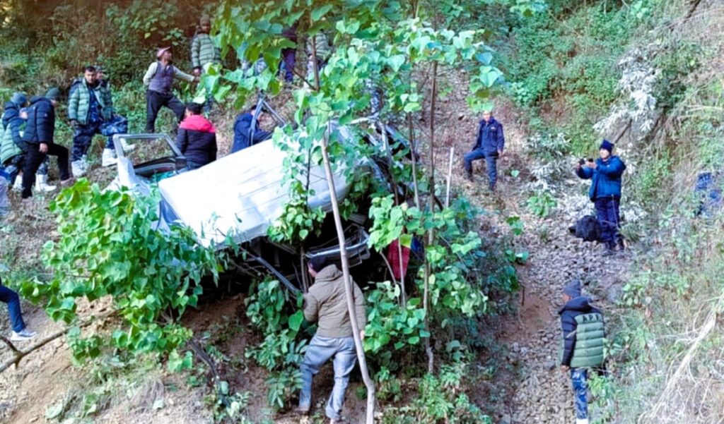 दुर्घटनाका घाइतेलाई हेलिकप्टरमा धनगढी लगियो
