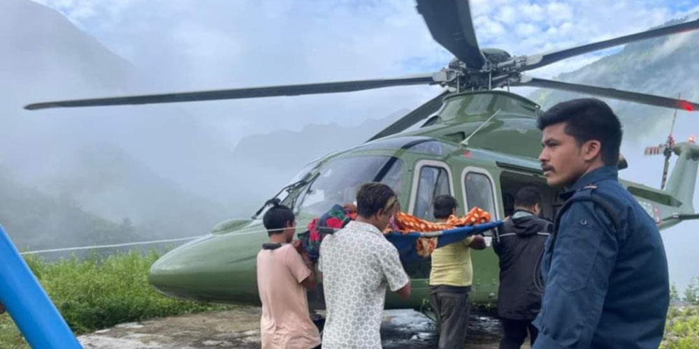 ५५ गर्भवतीको हवाई उद्धार