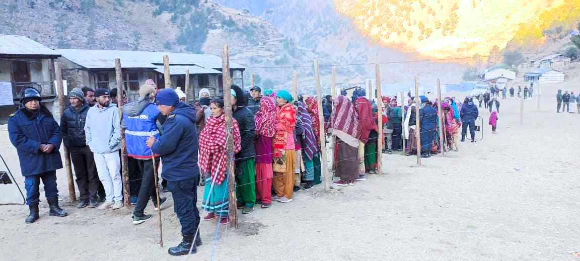 देशभर २९३ मतदान केन्द्रमा शान्तिपूर्ण मतदान जरी image