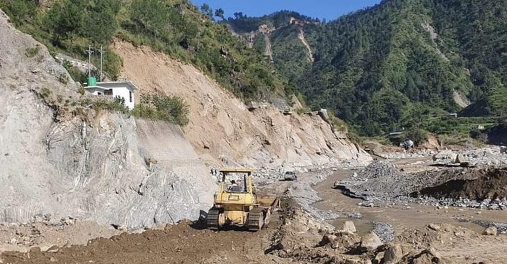 बीपी राजमार्गको पुनर्निर्माणमा स्रोत सुनिश्चित नहुँदा ठेक्का अन्योलमा