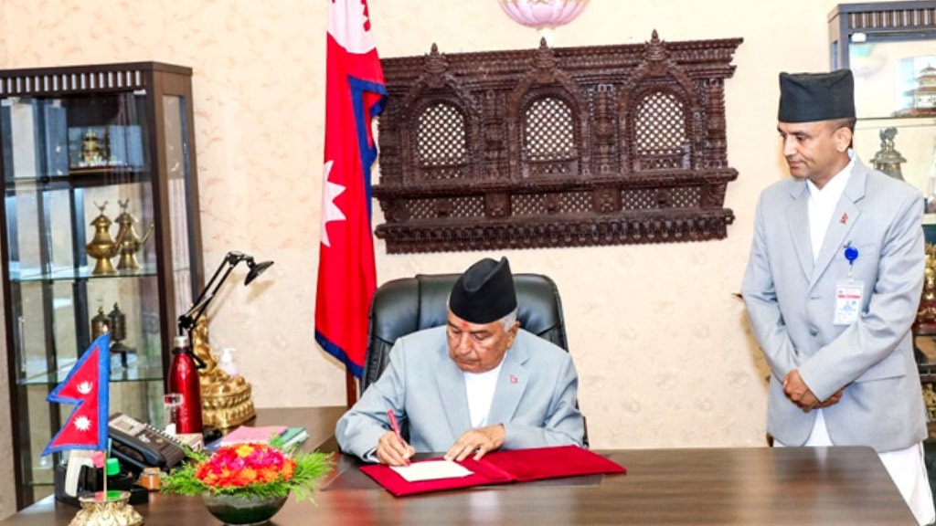 समृद्ध मुलुक निर्माण गर्नका लागि अघि बढ्न सबैलाई ऊर्जा प्रदान गर्नेः राष्ट्रपति