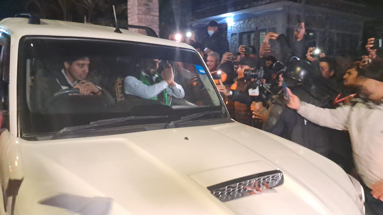 लामिछानेलाई परिवारको जिम्मा, आज काठमाडौं अदालतमा image