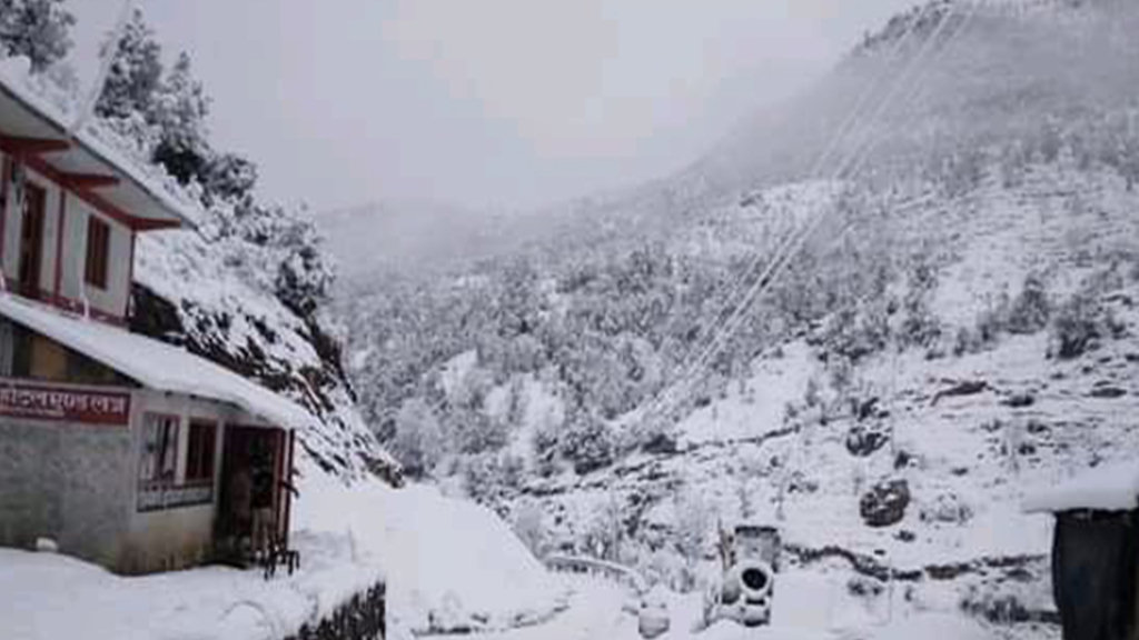 उच्च पहाडी र हिमाली क्षेत्रका थोरै ठाउँमा हल्का वर्षासँगै हिमपातको सम्भावना