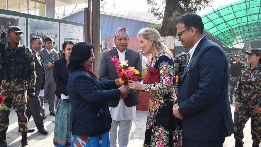 बेलायती अधिराजकुमारी सोफिया भक्तपुर अस्पतालमा, नवजात शिशुलाई बोकेर अस्पताल अवलोकन