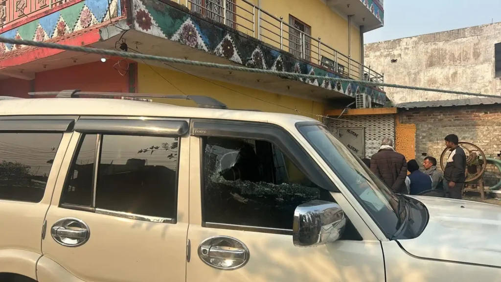 रुपन्देहीमा गाउँपालिका अध्यक्ष चढ्ने गाडी तोडफोड
