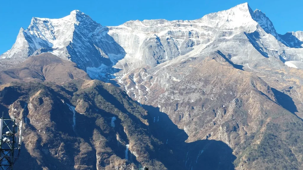 माघ सकिनै लाग्यो, न हिउँ न वर्षा