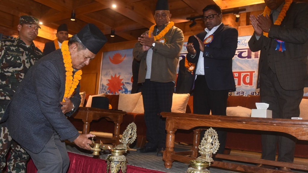 कर्मचारीले अध्यादेशको नाममा राजनीति नगर्न आग्रह