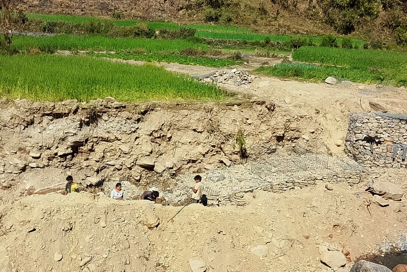 बस्ती संरक्षणका लागि तटबन्धन