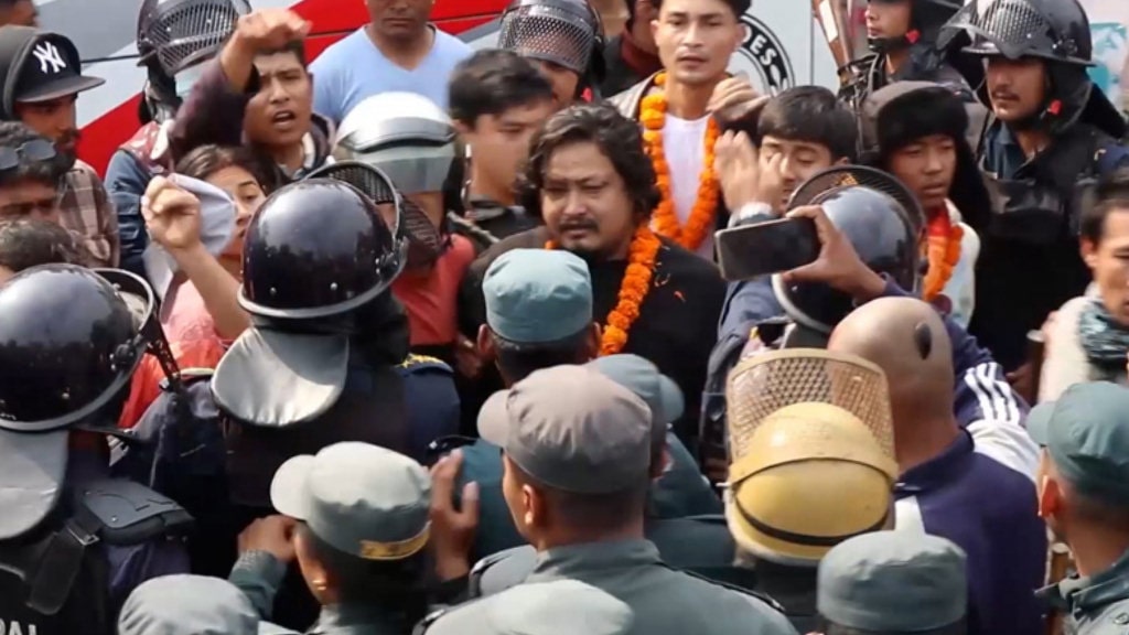 कोटीहोम आयोजकले गर्न लागेको भूमिपूजा रोक्न खोजेपछि तनाव उत्पन्न
