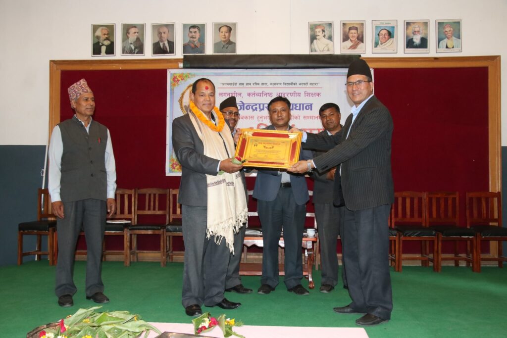 विद्यालय हडतालले सामुदायिक शिक्षा धरापमा:  प्रमुख प्रजापति