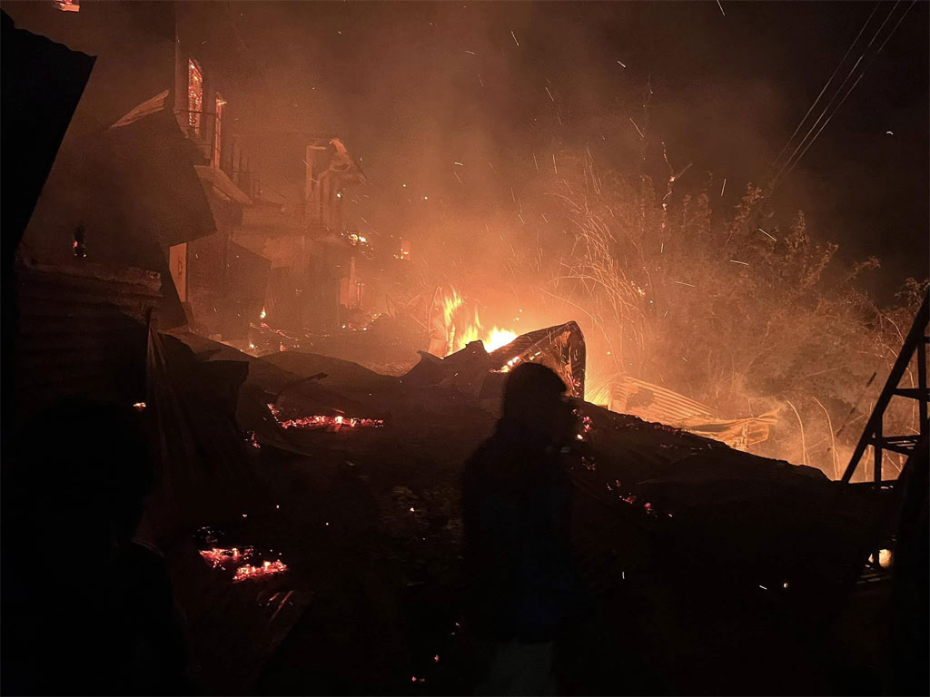 जयगढ आगलागी पीडितलाई सुदूरपश्चिम सरकारको ५० लाख राहत, अवस्था बुझ्न २ मन्त्री खटाइयो
