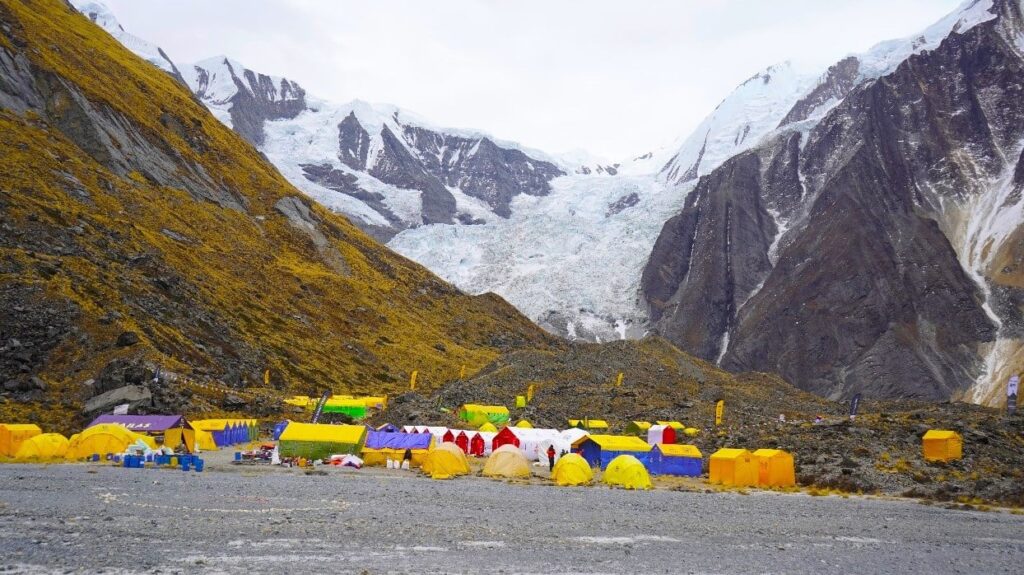 अन्नपूर्ण आधार शिविरमा पुग्न थाले आरोही