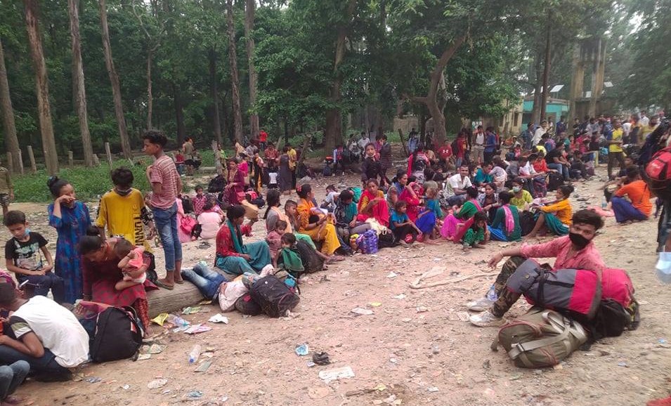 सुदूरपश्चिमका बासिन्दा ‘बिसु’ मनाउन घर फर्किँदै