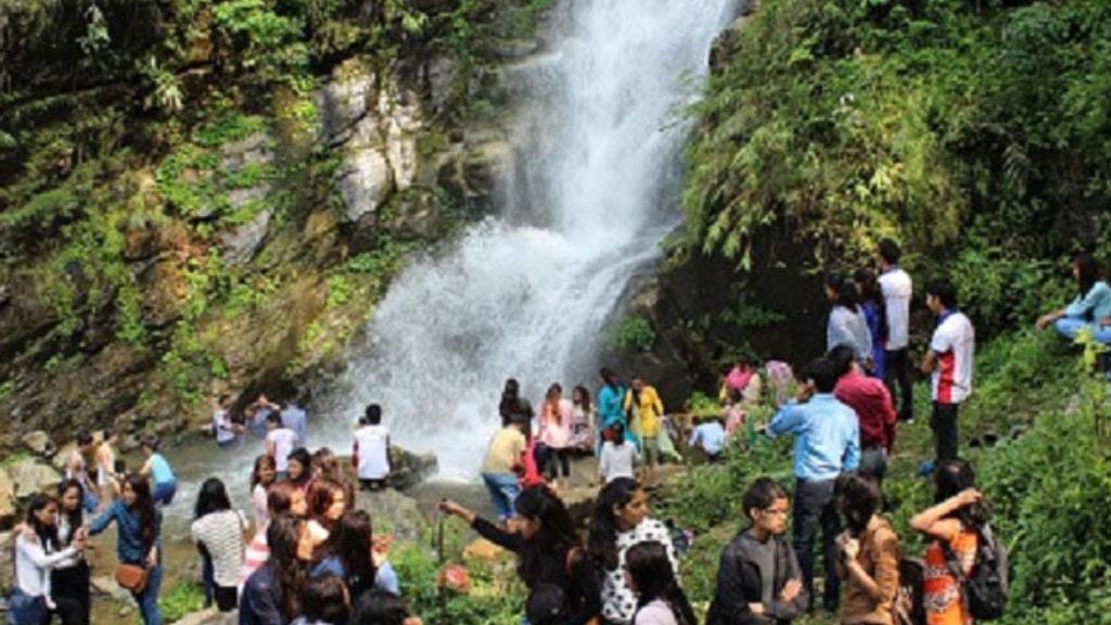 नयाँ वर्षमा पर्यटकीय गन्तव्यहरुमा चहलपहल, व्यवसायी उत्साही