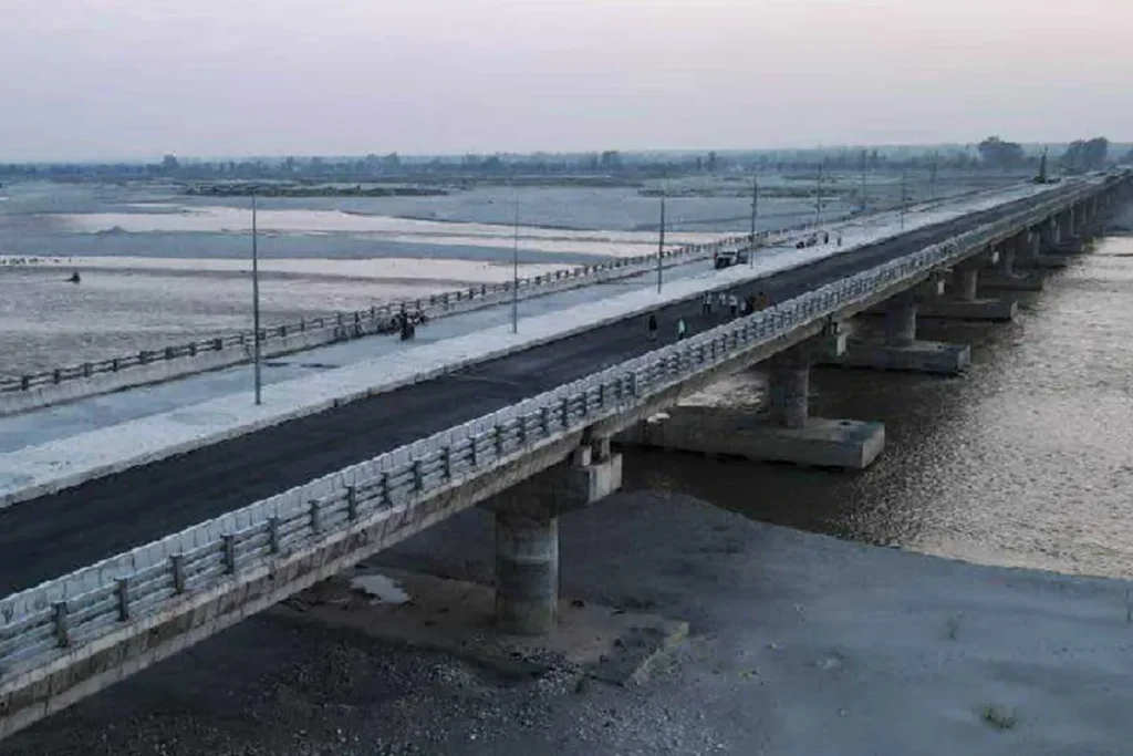 महाकाली चार लेन पुलसँगै बनेको सडक ‘भाइरल रोड’ले परिचित