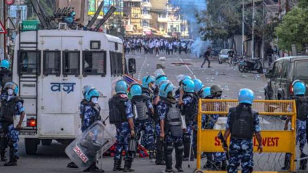 भारतको मणिपुर फेरि अशान्त, नेताको गिरफ्तारीपछि प्रदर्शन चर्कियो image