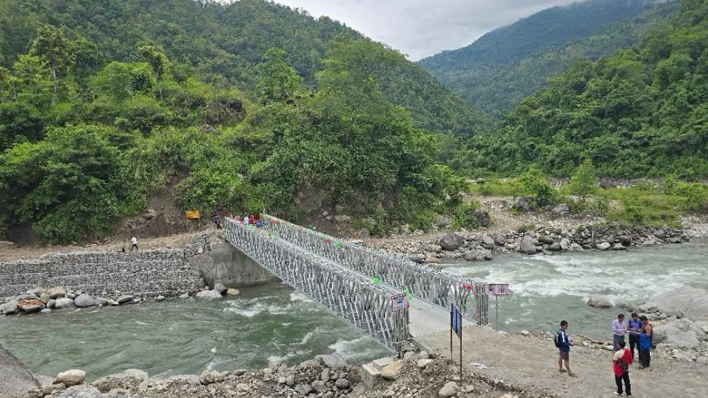 सङ्खुवा खोलामा बेलिब्रिज जडान