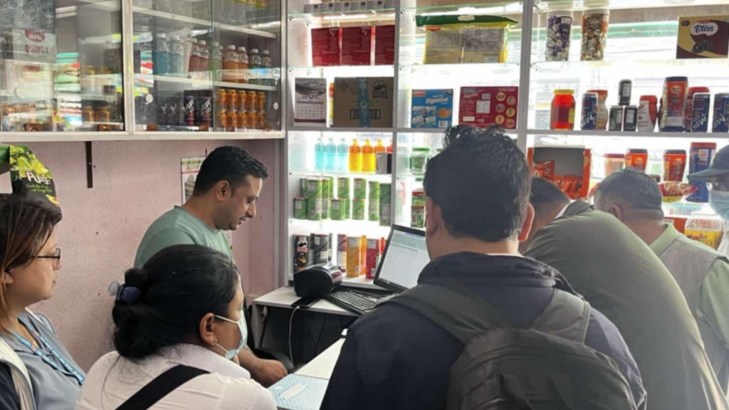 च्याम्हासिंह क्षेत्रमा फलफूल तथा खाद्य पसलको व्यापक अनुगमन : अव्यवस्थित बिक्री र भ्याट छलीमा कडाइ