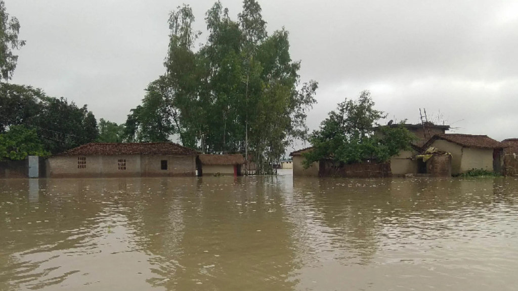 वर्षा लागेपछि त्रासमा बस्छन् वाग्मती किनारका बासिन्दा image