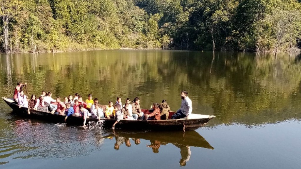 घोरहीमा रहेको ज्यामिरे दह पर्यटकको रोजाइमा image