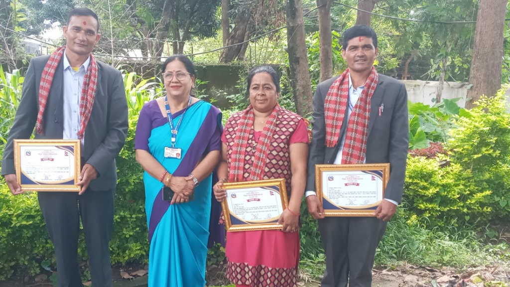 कर्णाली प्रदेशस्तरीय उत्कृष्ट शिक्षक सम्मान: दैलेखका टेक बहादुर सिजापति र हर्क विकसहित ३० शिक्षक पुरस्कृत image