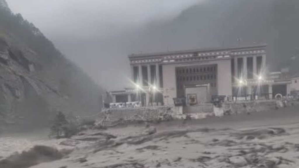 रसुवा बाढी : ५७ जनाको उद्धार, १८ जना अझै बेपत्ता