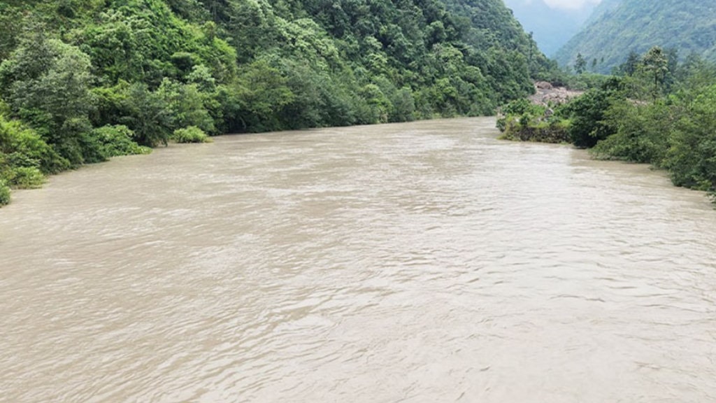 तटीय बासिन्दालाई उच्च सावधानी अपनाउन आग्रह, तमोर नदीको जलसतह सतर्कता तह पार