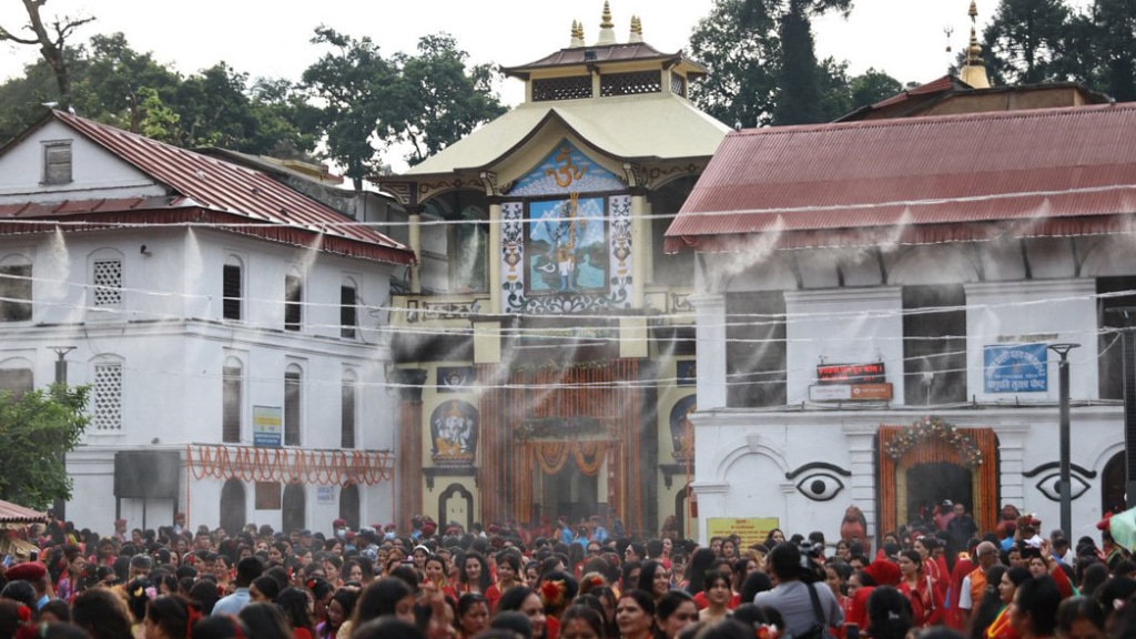 तीजमा भक्तजनलाई शीतल बनाउन पशुपतिमा पहिलो पटक ‘कृत्रिम वाटर ड्रपलेट’ प्रयोग