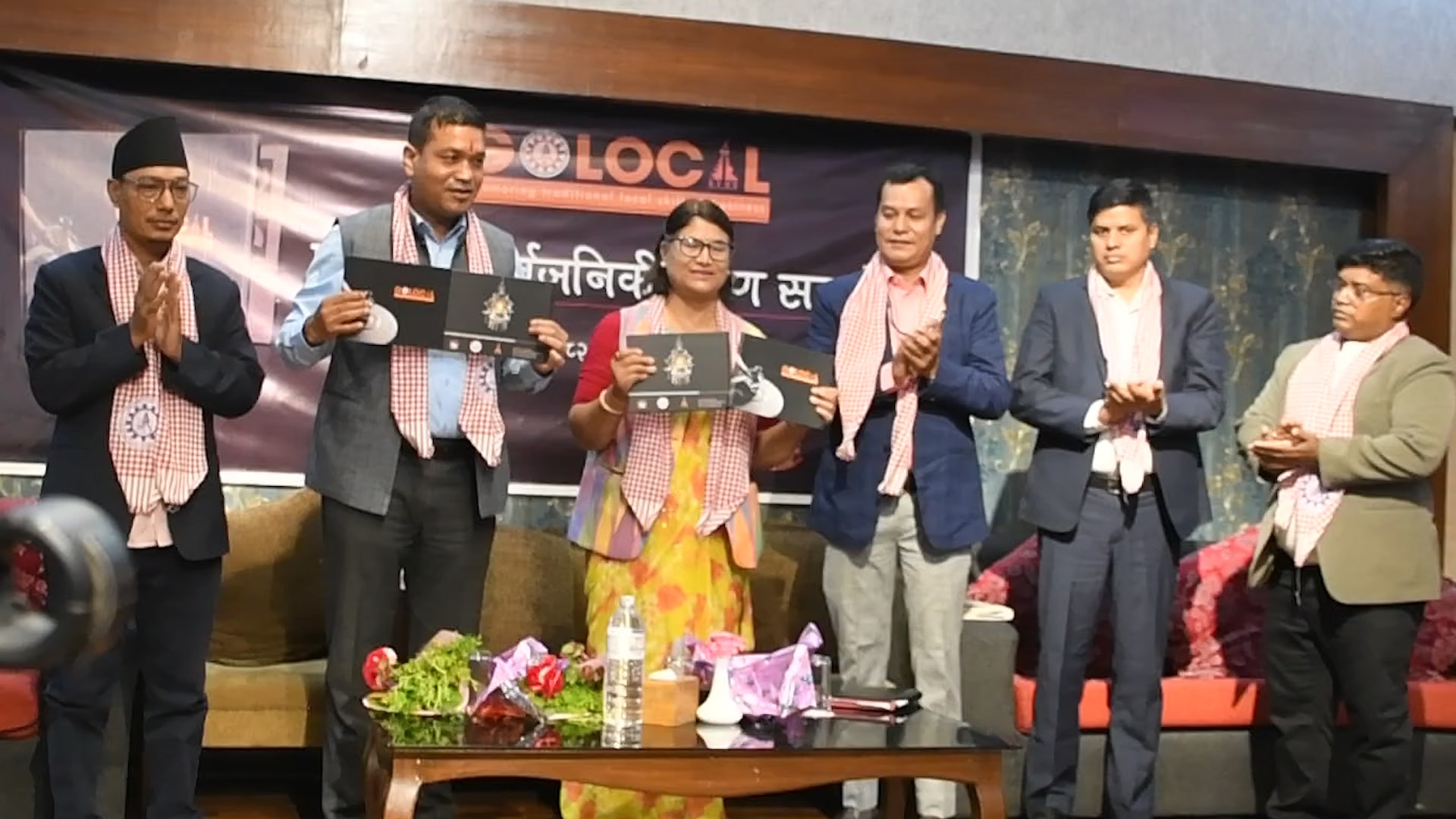 भक्तपुरमा गो लोकल पुस्तक विमोचन, रैथाने उत्पादनलाई ब्रान्डिङ गरी संरक्षण गर्ने पहल image