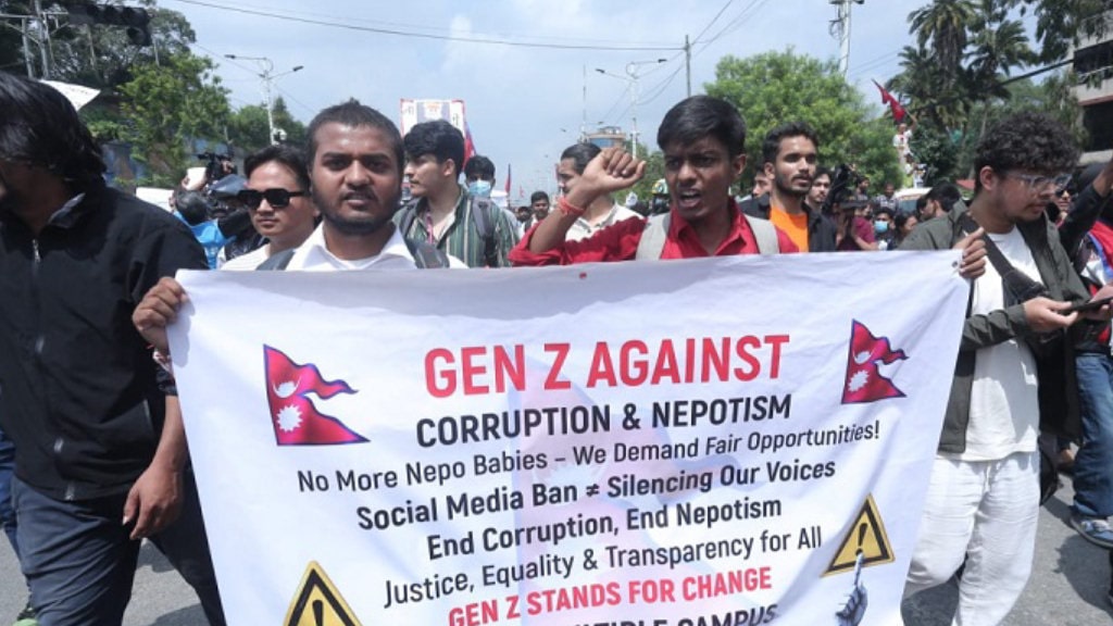 बानेश्वर प्रदर्शन तनावग्रस्त: प्रहरी गोलीले एकको मृत्यु, संसद् भवनमा आगजनी प्रयास