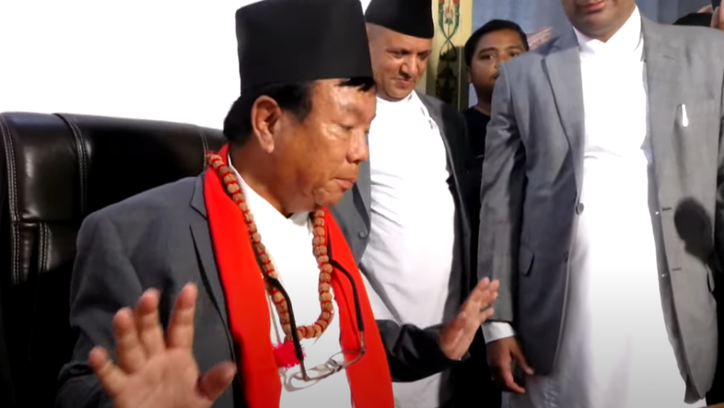 दशैंमा पनि शिक्षकलाई तलब नदिने पालिका विरुद्ध मन्त्री महावीर पुनको अनुसन्धान