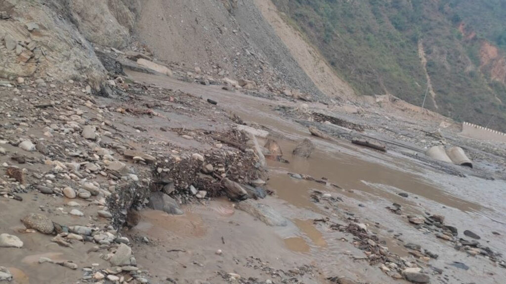अवरुद्ध सडक र क्षतिग्रस्त पुल पुनर्निर्माणमा १२ अर्ब रुपैयाँ खर्च हुने अनुमान