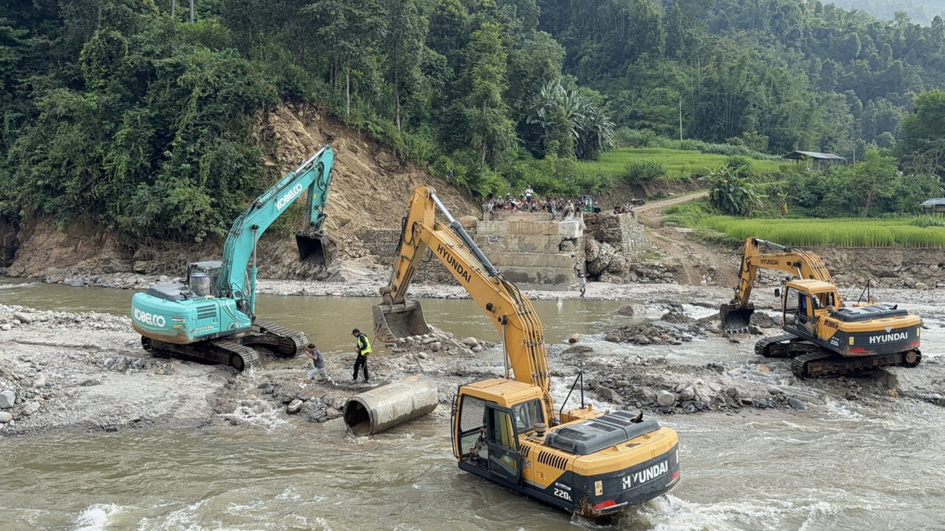 अझै सञ्चालनमा आएन मेची राजमार्गको वैकल्पिक मार्ग image