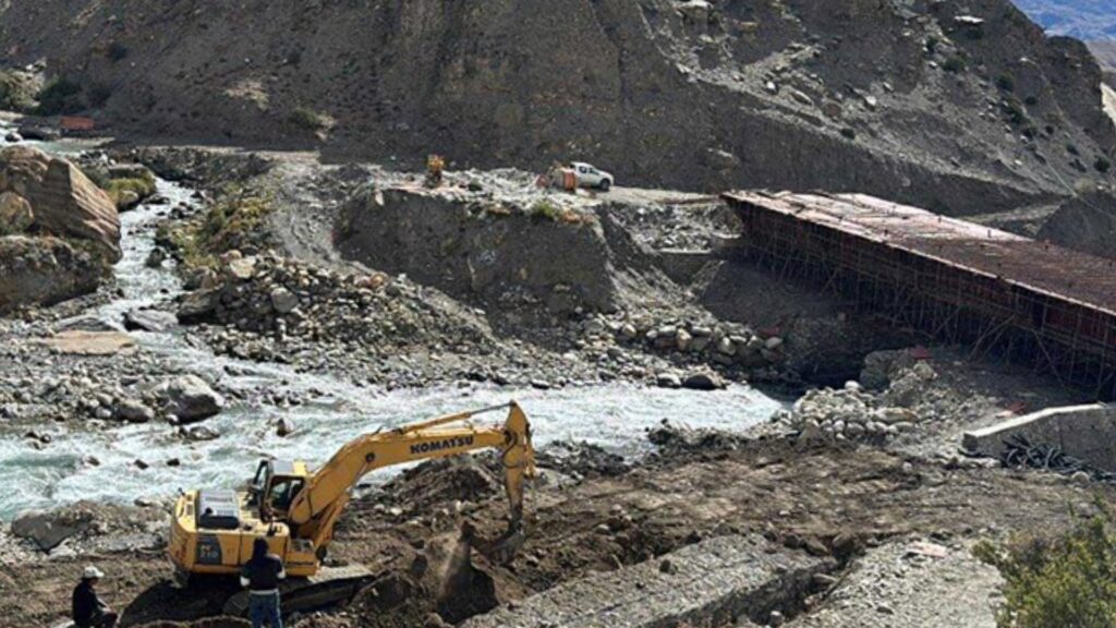 घमीमा अस्थायी डाइभर्सन बनेपछि कोरला नाकाबाट ठूला ट्रक सहज आवागमन