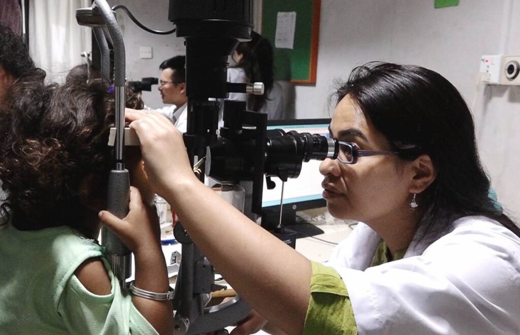 समयअघि जन्मिएका नवजात शिशुको २८ दिनभित्र आँखाको परीक्षण गर्न डाक्टरको सुझाव