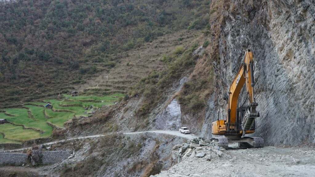 म्याग्दीको धवलागिरि गाउँपालिकाको केन्द्र मुना जोड्ने दरवाङ–मुना–ढोरपाटन सडक स्तरोन्नति सुरु