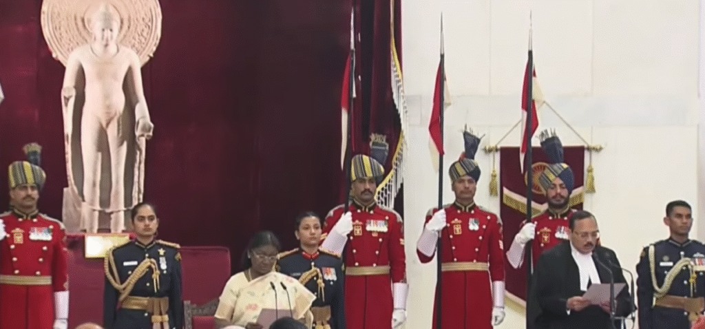 भारतका ५३औं प्रधानन्यायाधीशका रूपमा सूर्य कान्तको शपथ ग्रहण