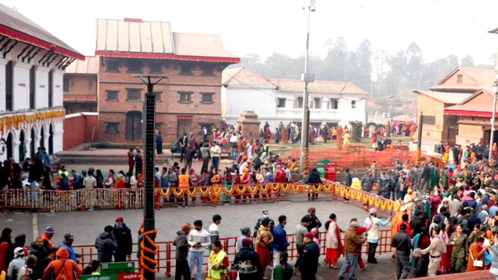 पशुपतिनाथ मन्दिरभित्रका फलामे बार हटाइने, काठ र डोरीले हुनेछ प्रतिस्थापन