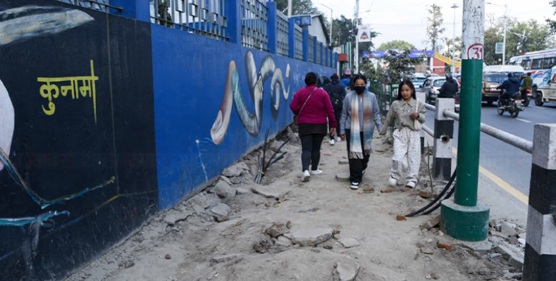 वीर अस्पताल-जमल मार्गको फुटपाथ २ वर्षदेखि अधुरै
