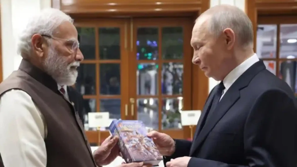 रूसका राष्ट्रपति पुटिनलाई मोदीद्वारा धार्मिक ग्रन्थ गीता उपहार