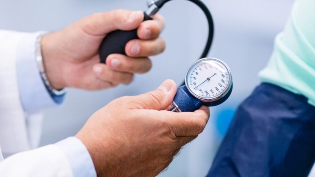 माथिल्लो मुस्ताङको घरदैलोमा स्वास्थ्य शिविर