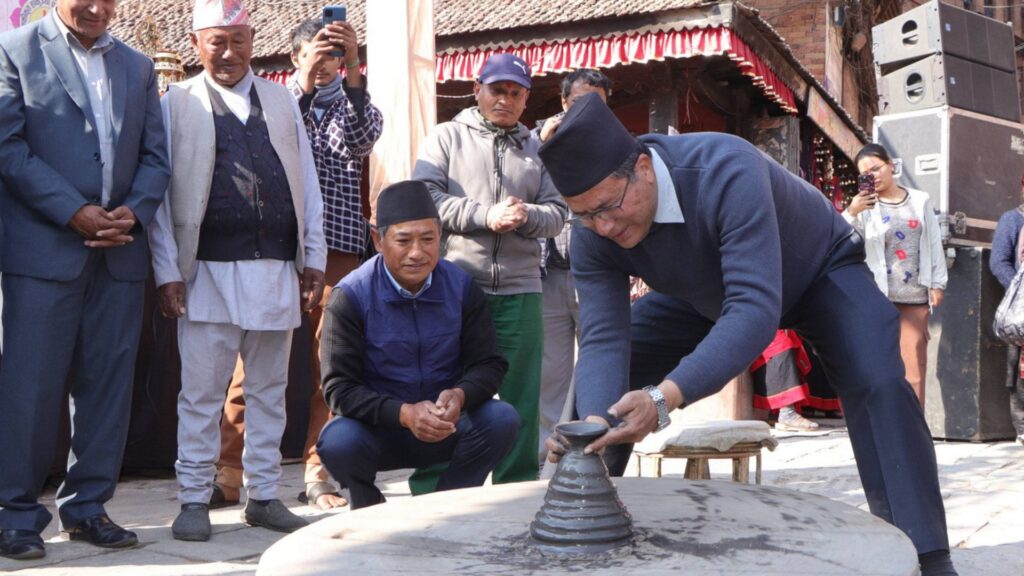 पोटरी स्क्वायर स्ट्रिट फेस्टिभलको माटोको भाँडा बनाएर उद्घाटन