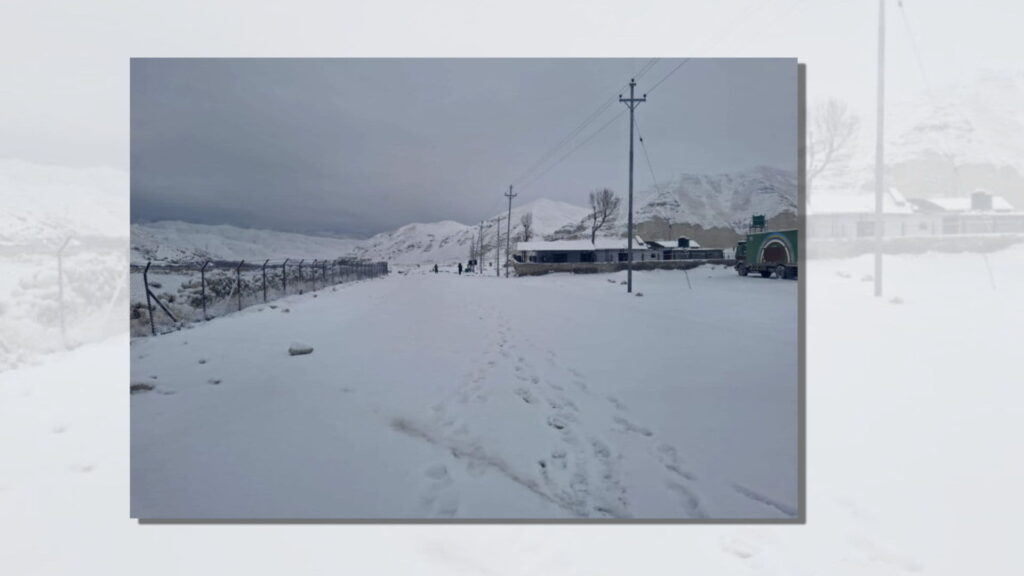 हिमपातले सुदूर पहाडका राजमार्ग र विद्युत् सेवा अवरुद्ध