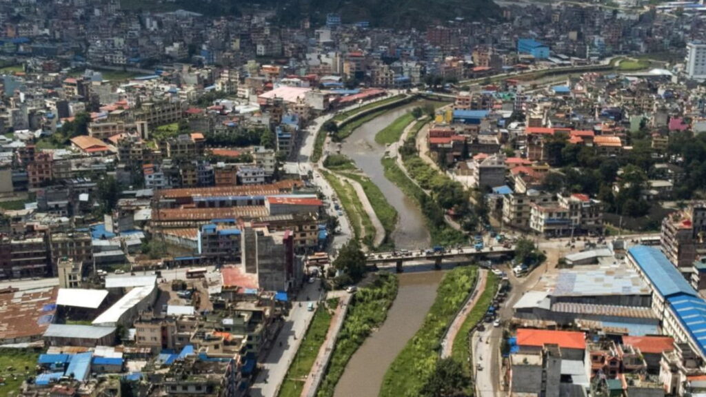 काठमाडौँका नदी किनारमा ‘थप २० मिटर’ छोड्नुपर्ने मापदण्ड खारेज, नक्सा पास खुला