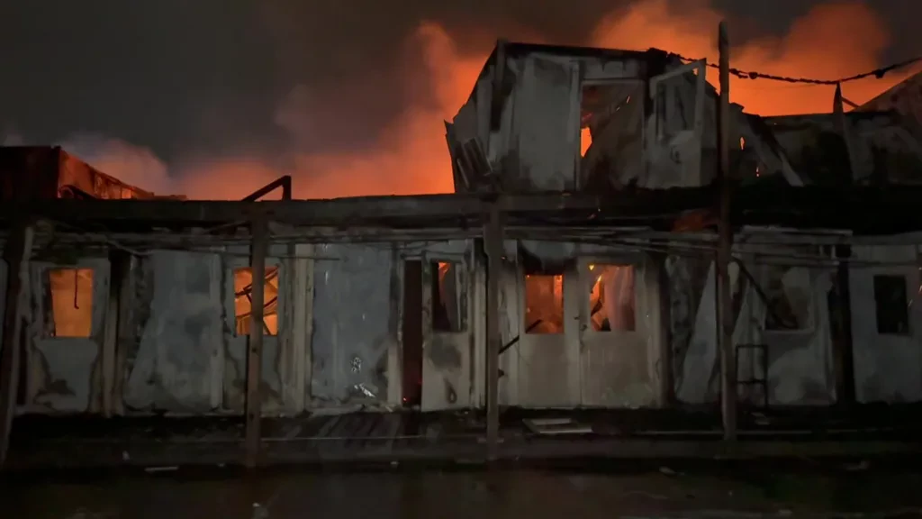 काबुलको अस्पतालमा हवाई आक्रमणको आरोप, ४०० जनाको मृत्यु भएको अफगानिस्तानको दाबी