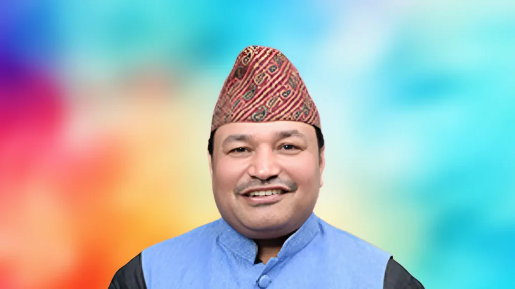 पर्सा-२ का नेकपा उम्मेदवार मनोज चौधरी पक्राउ